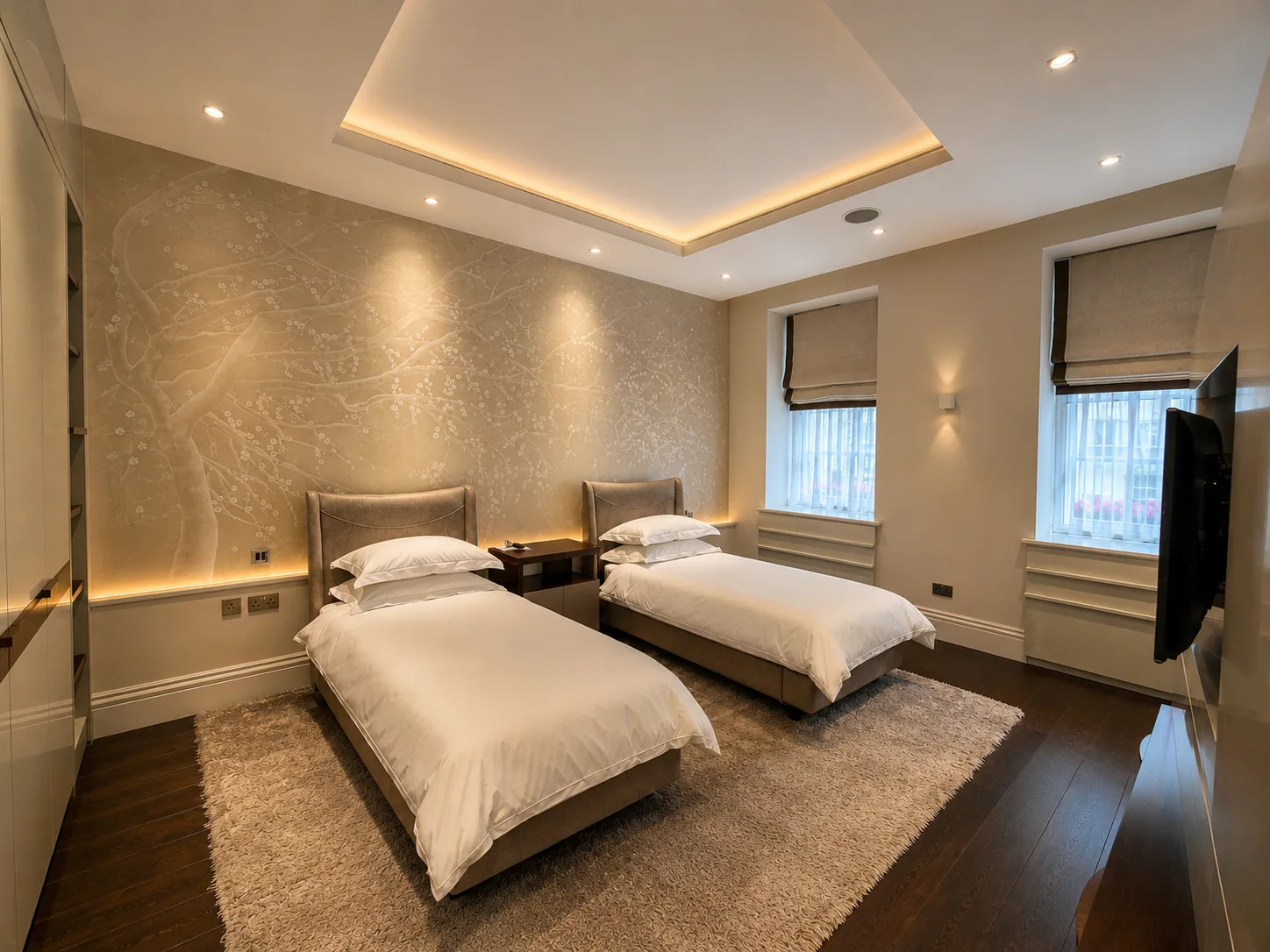 Mayfair apartment second bedroom with twin beds